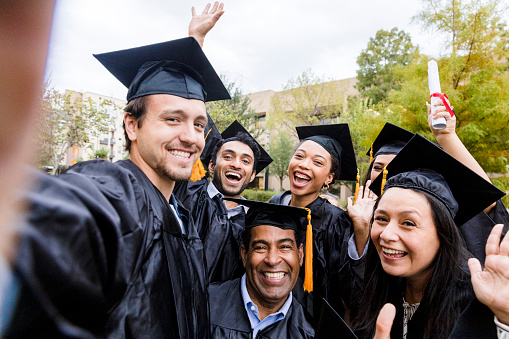 istockphoto-1366623793-170667a